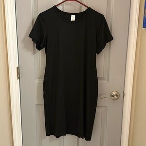 Black dress with pockets